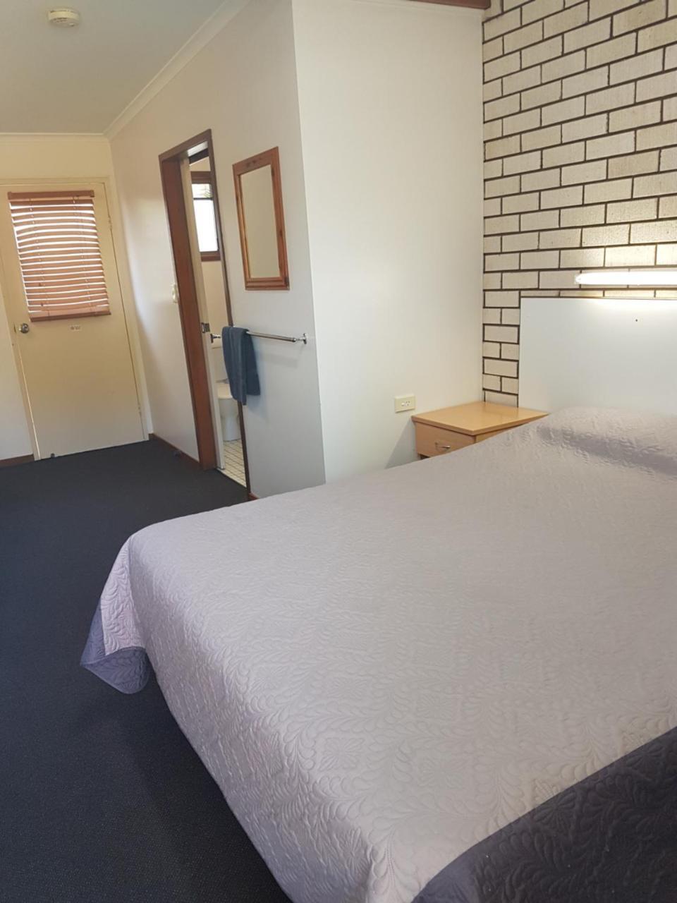 Emerald Tower Motor Inn Kültér fotó
